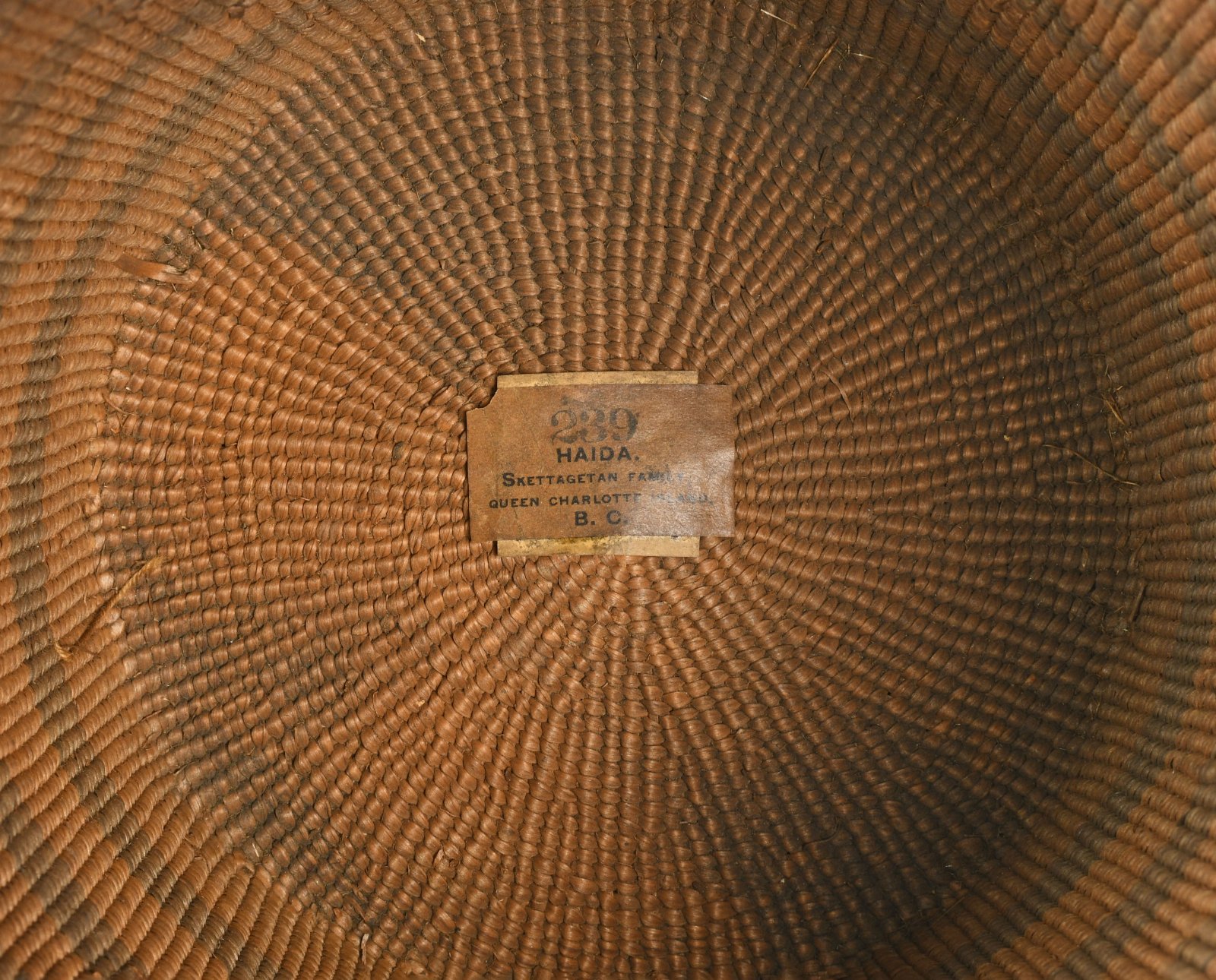 838106