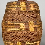 838131