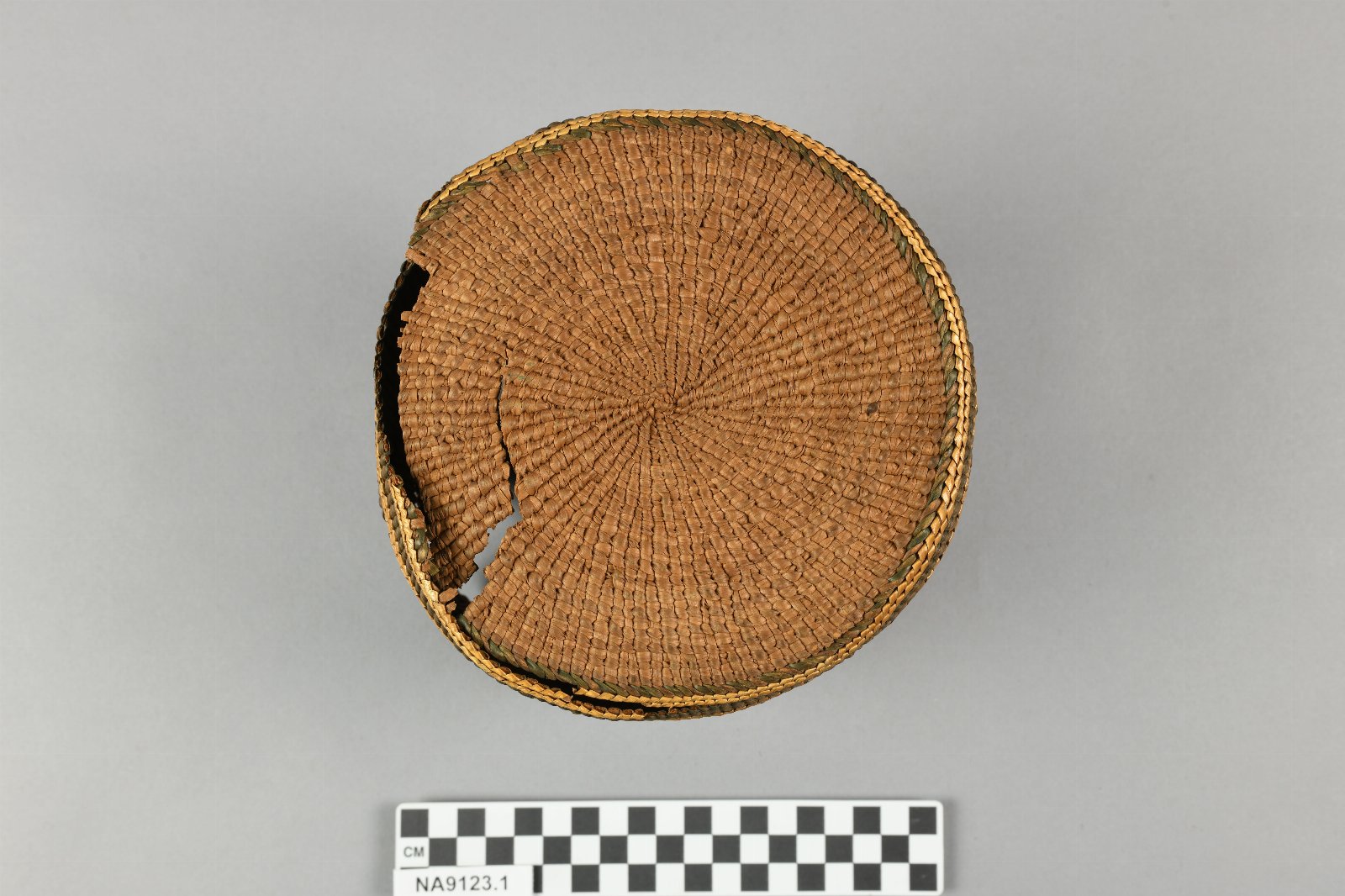 838211
