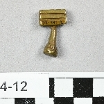 860600