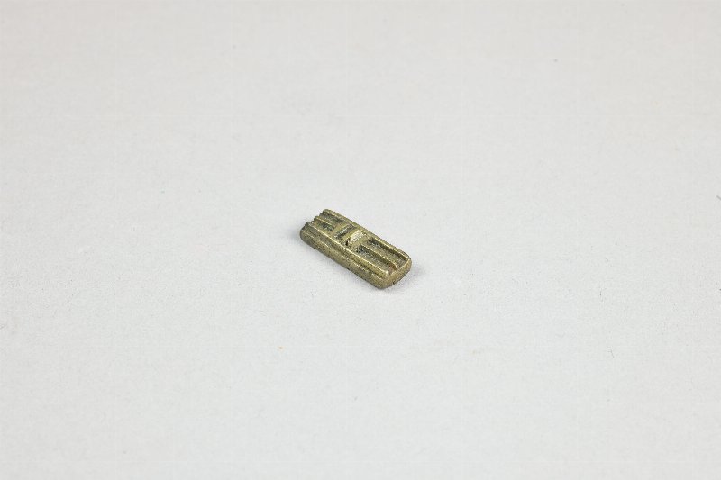 863694