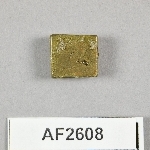 864582