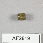 864610
