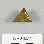 864657
