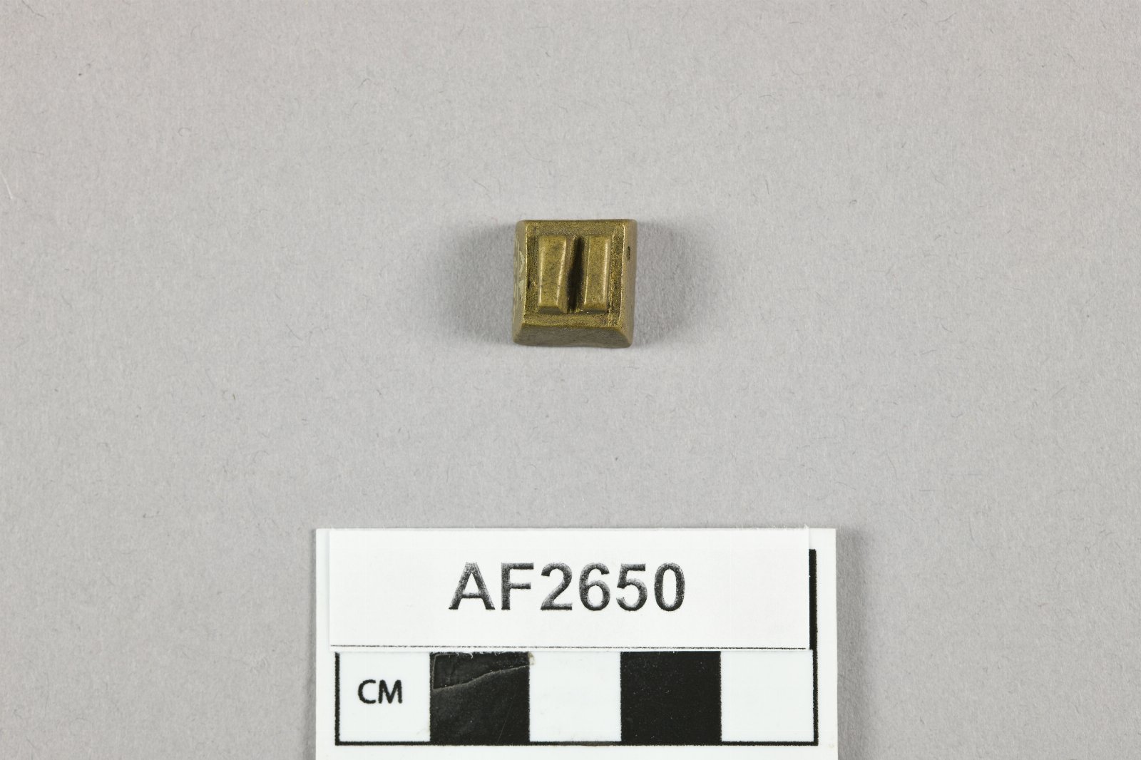 864676