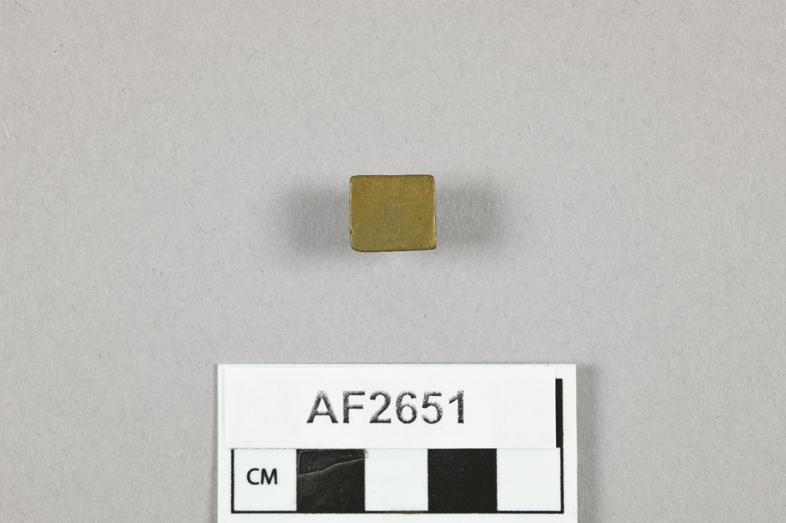 864681