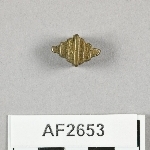 864687