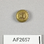 864696