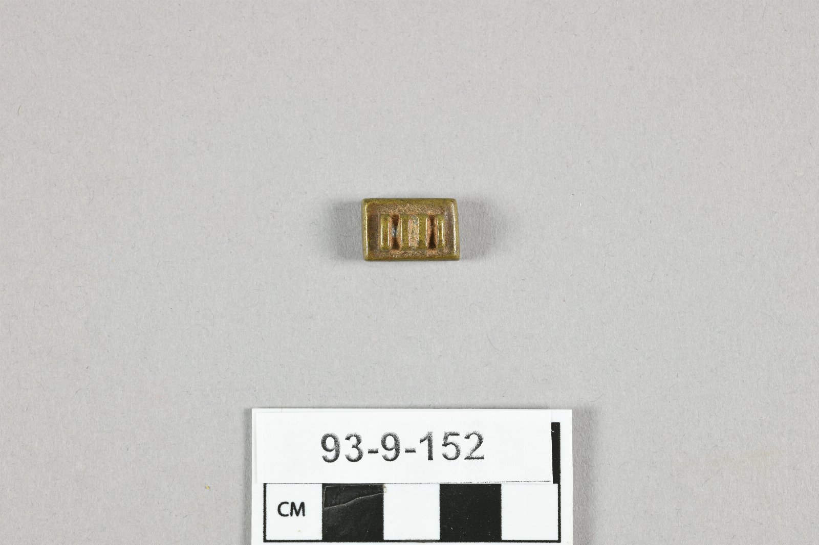 866100
