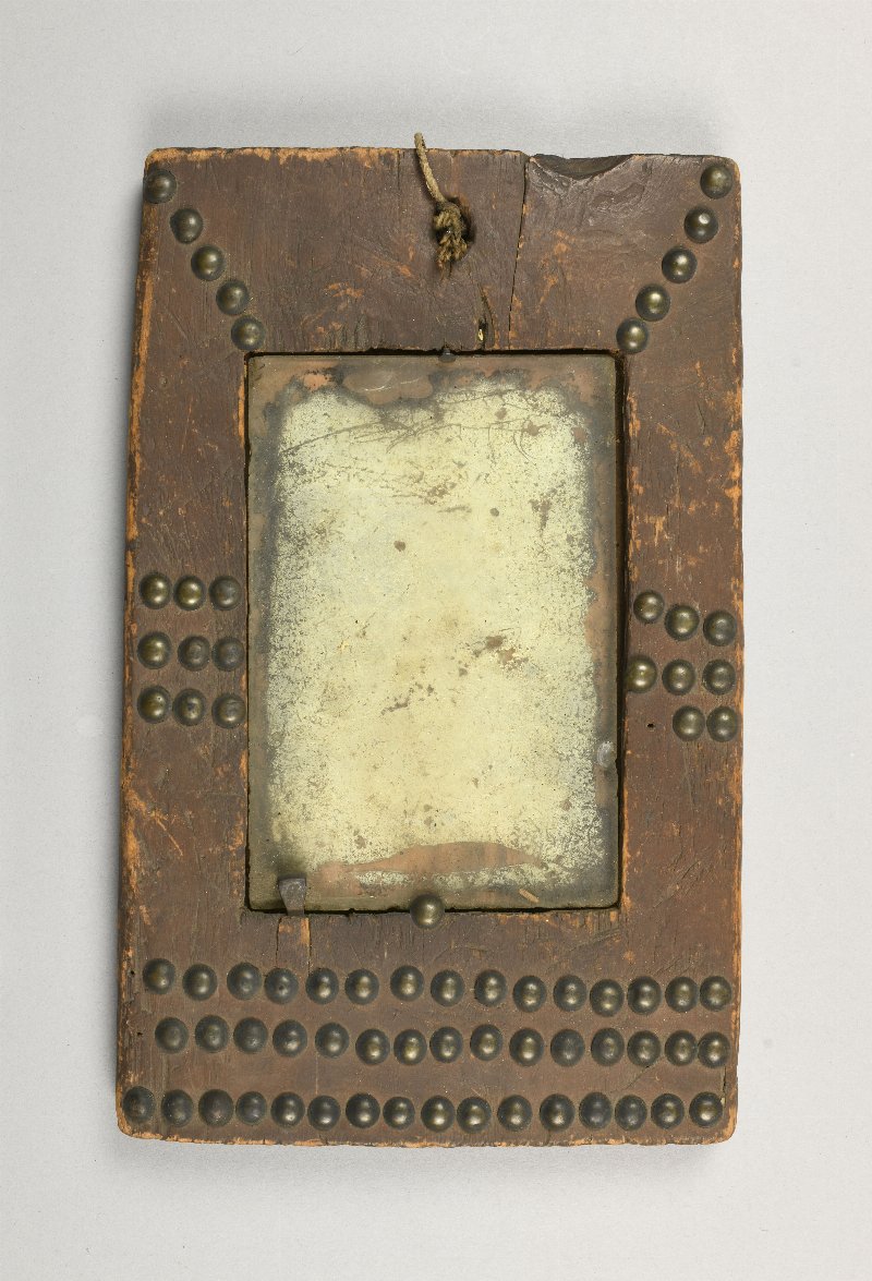 868001