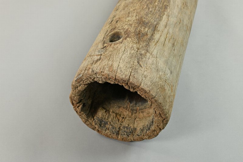 869245