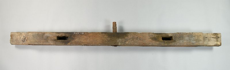 869633