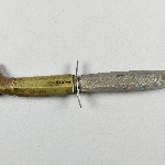 870586