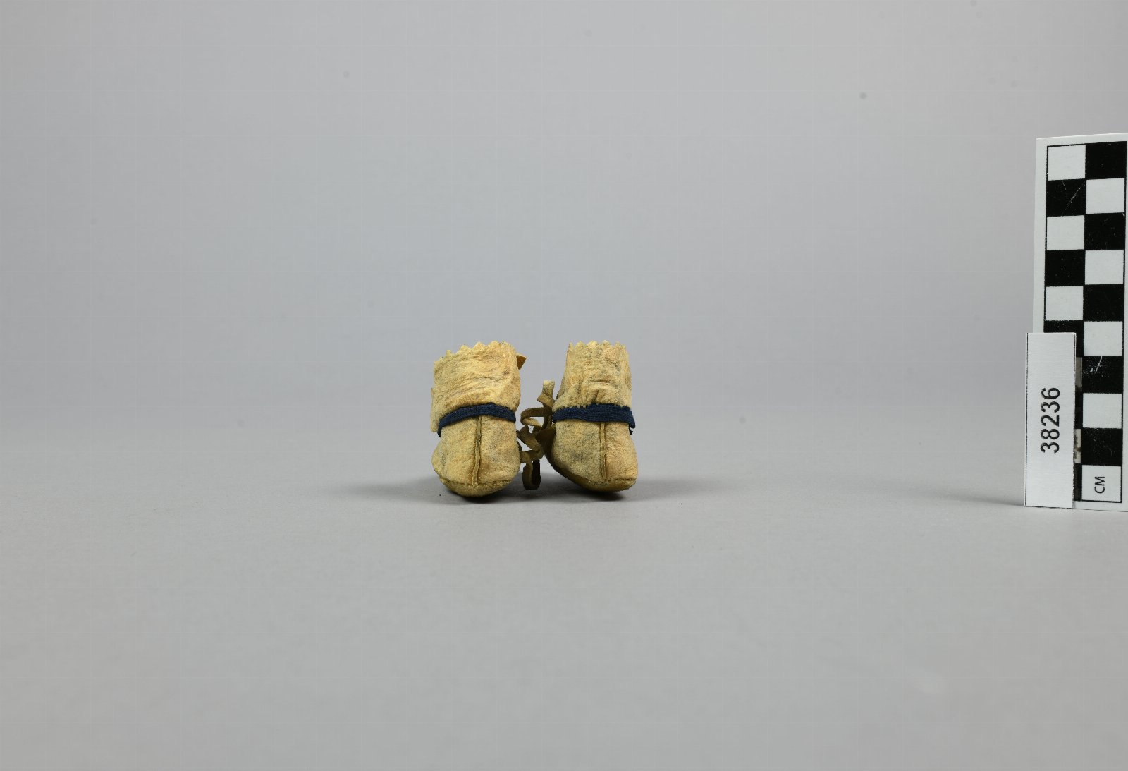 871928