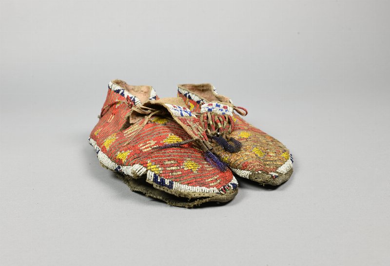 874467