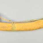 876121