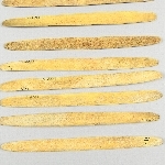 876907