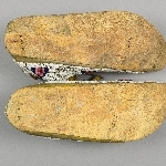 877700