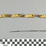 878051