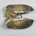 879070