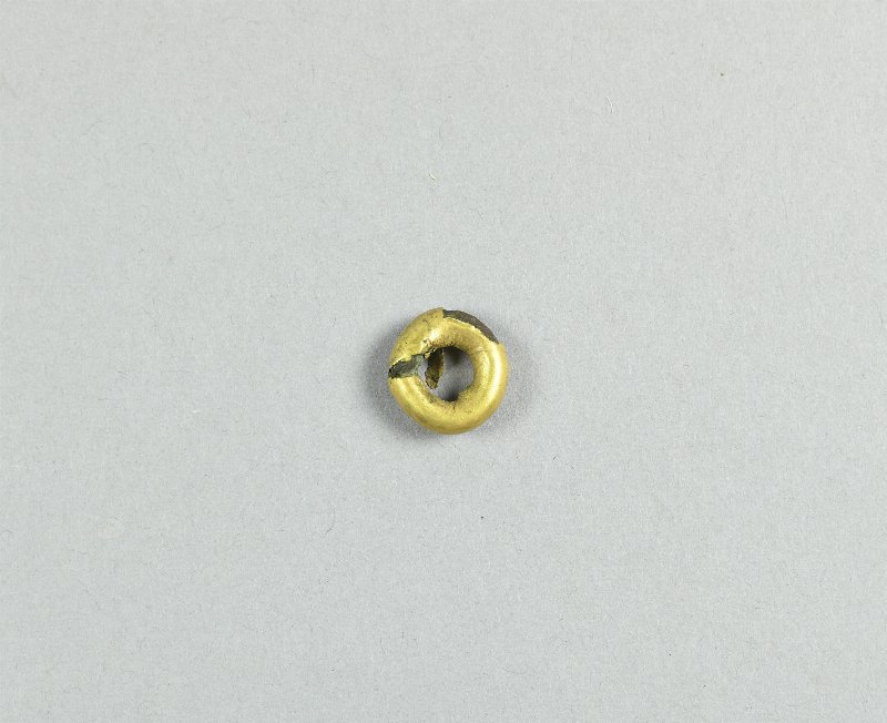 880869
