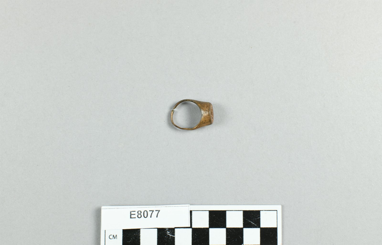 881045