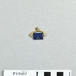881077
