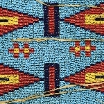 883879
