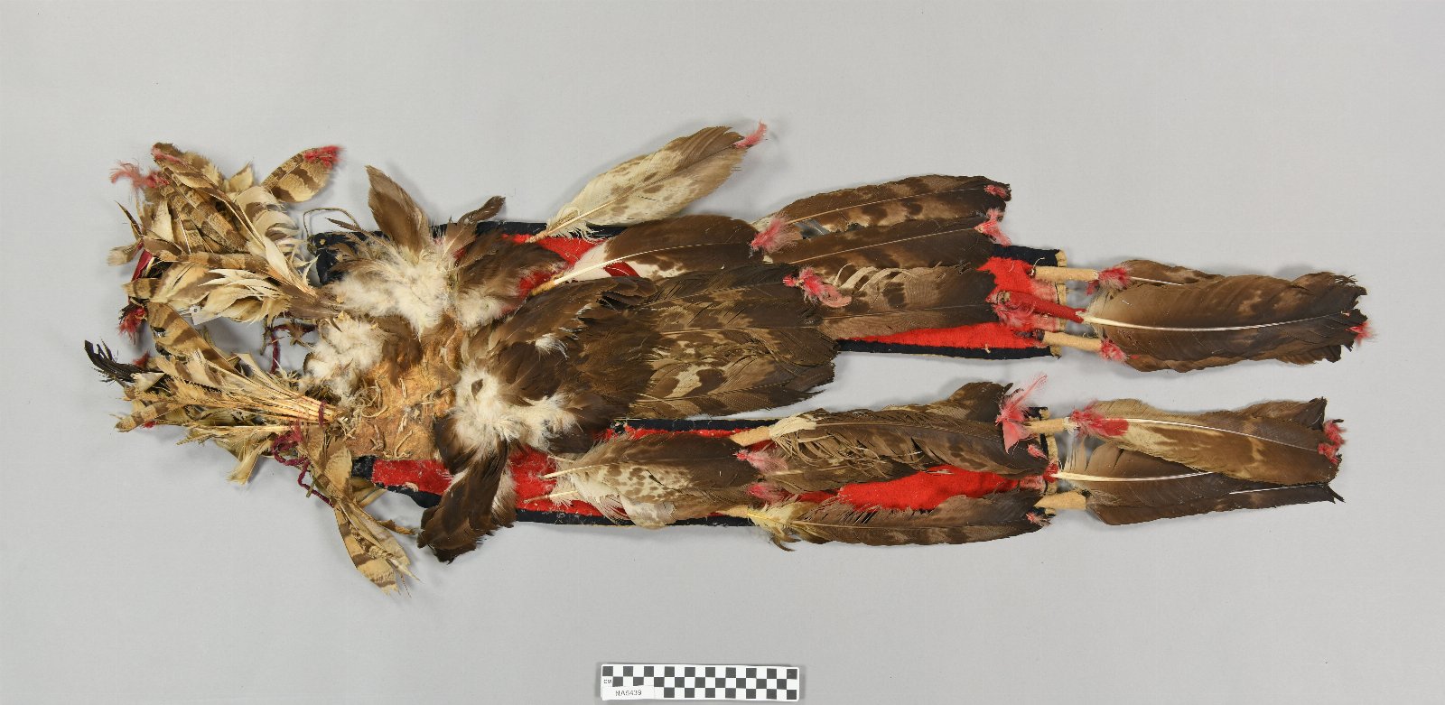 883926