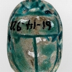 884477