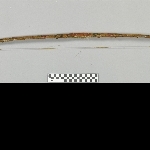887912