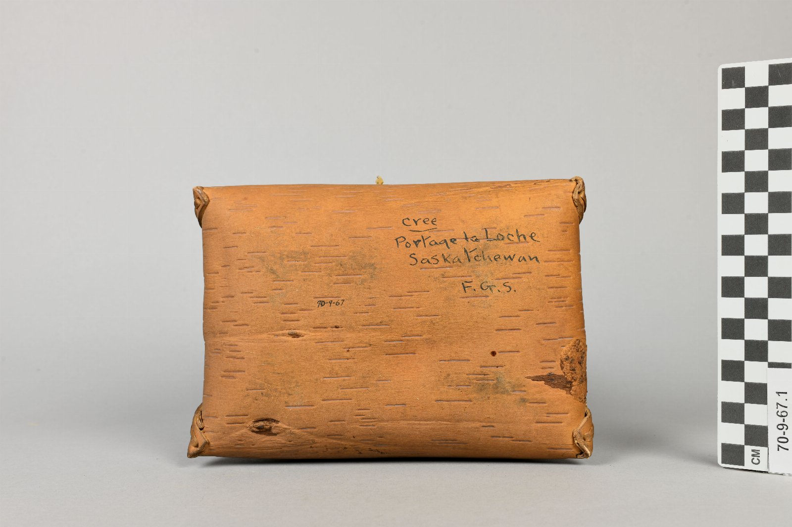 888661
