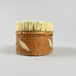 888943