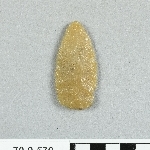 890122