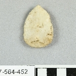 890440