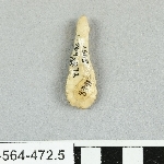 890457