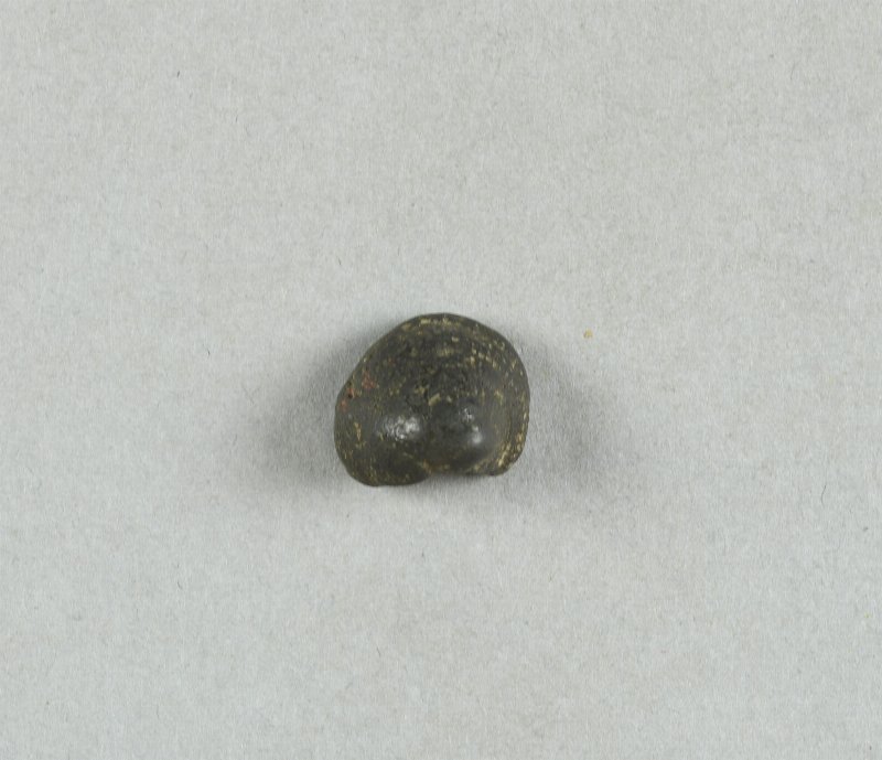 890681