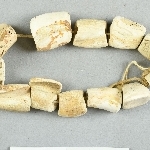 890753