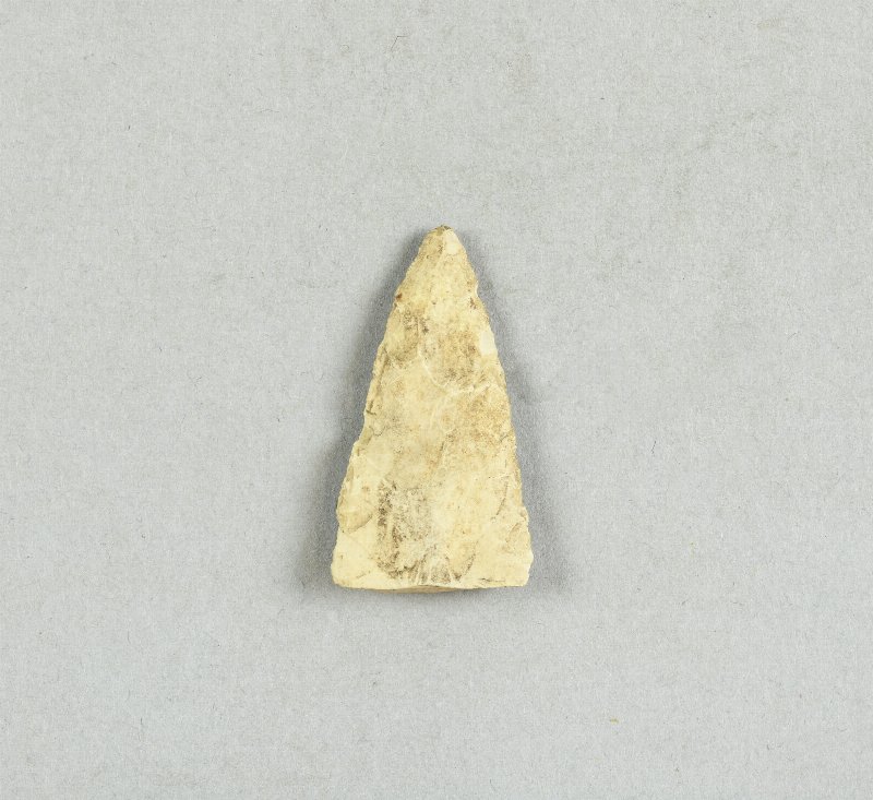 890827