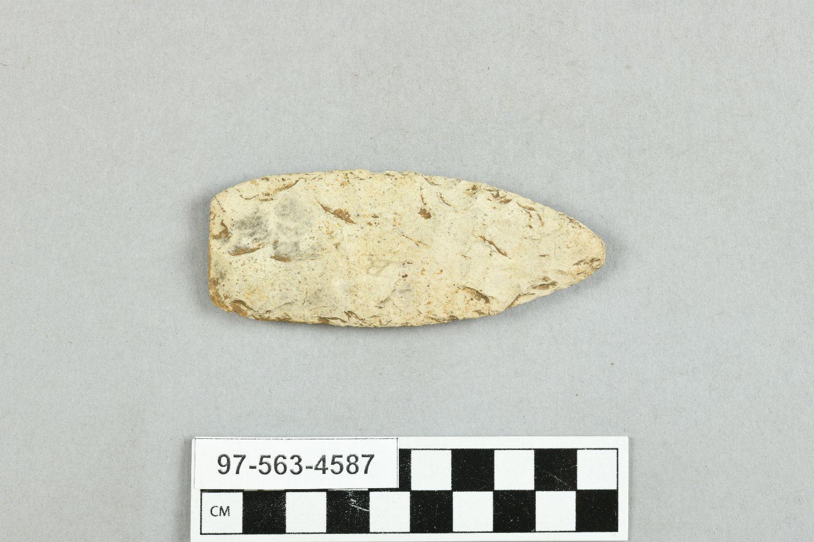 890947