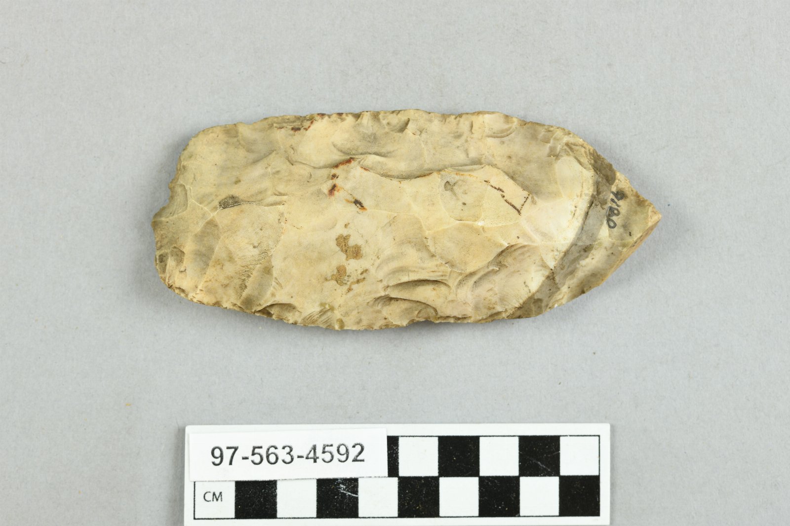 890957