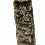 891725