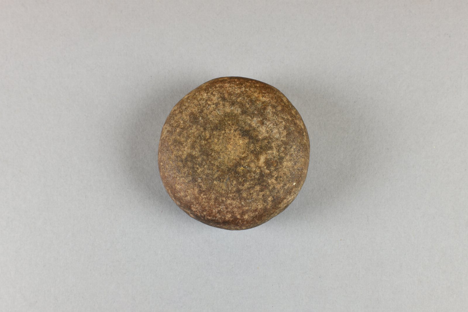 891950