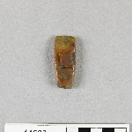 892607