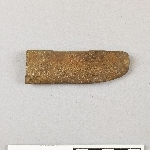 893657