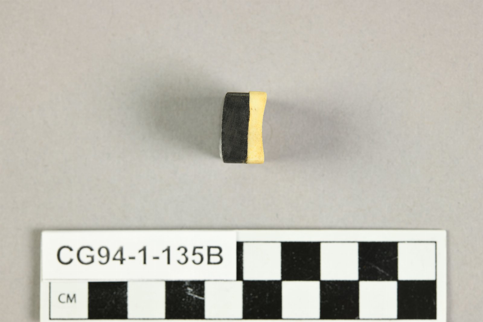 894944