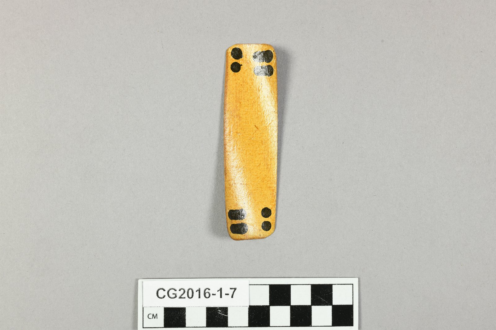 895218