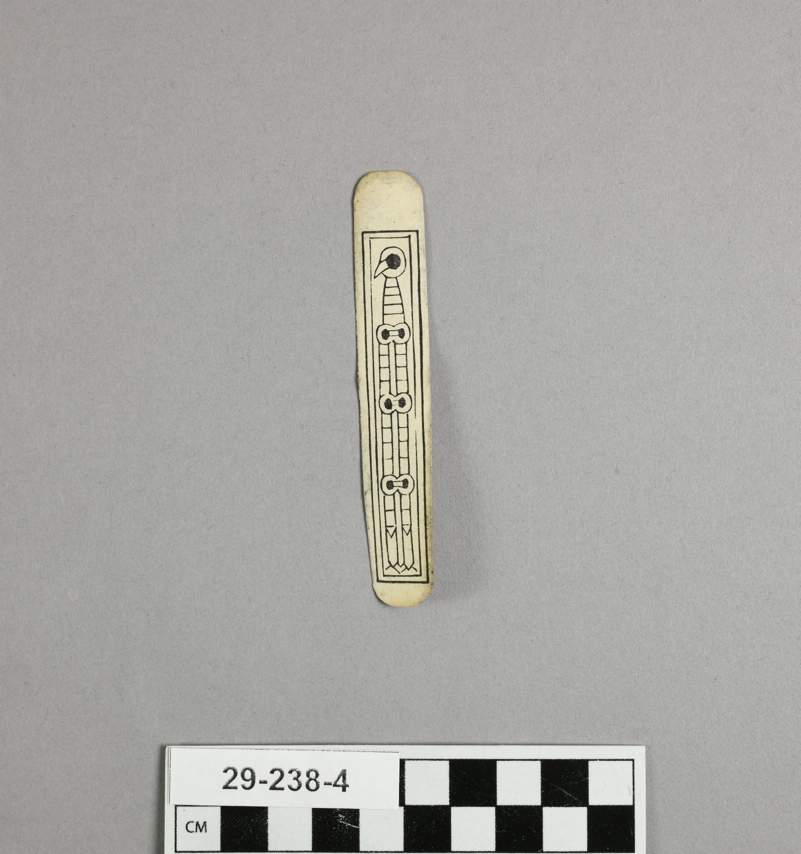 895648