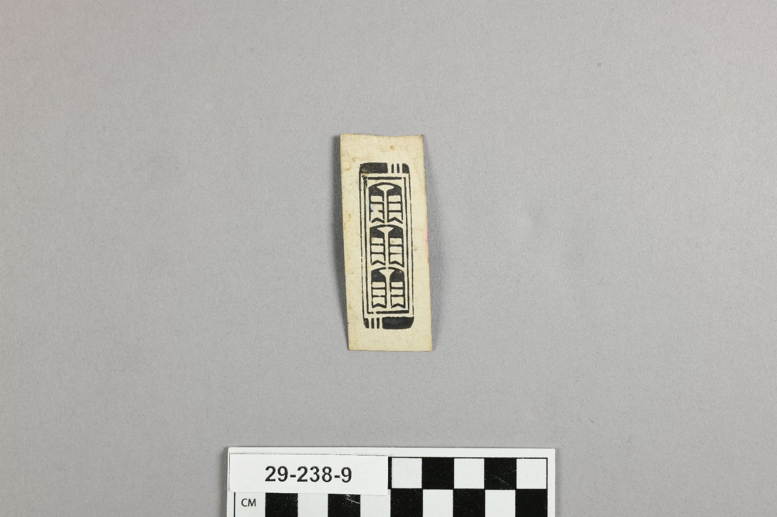 895752