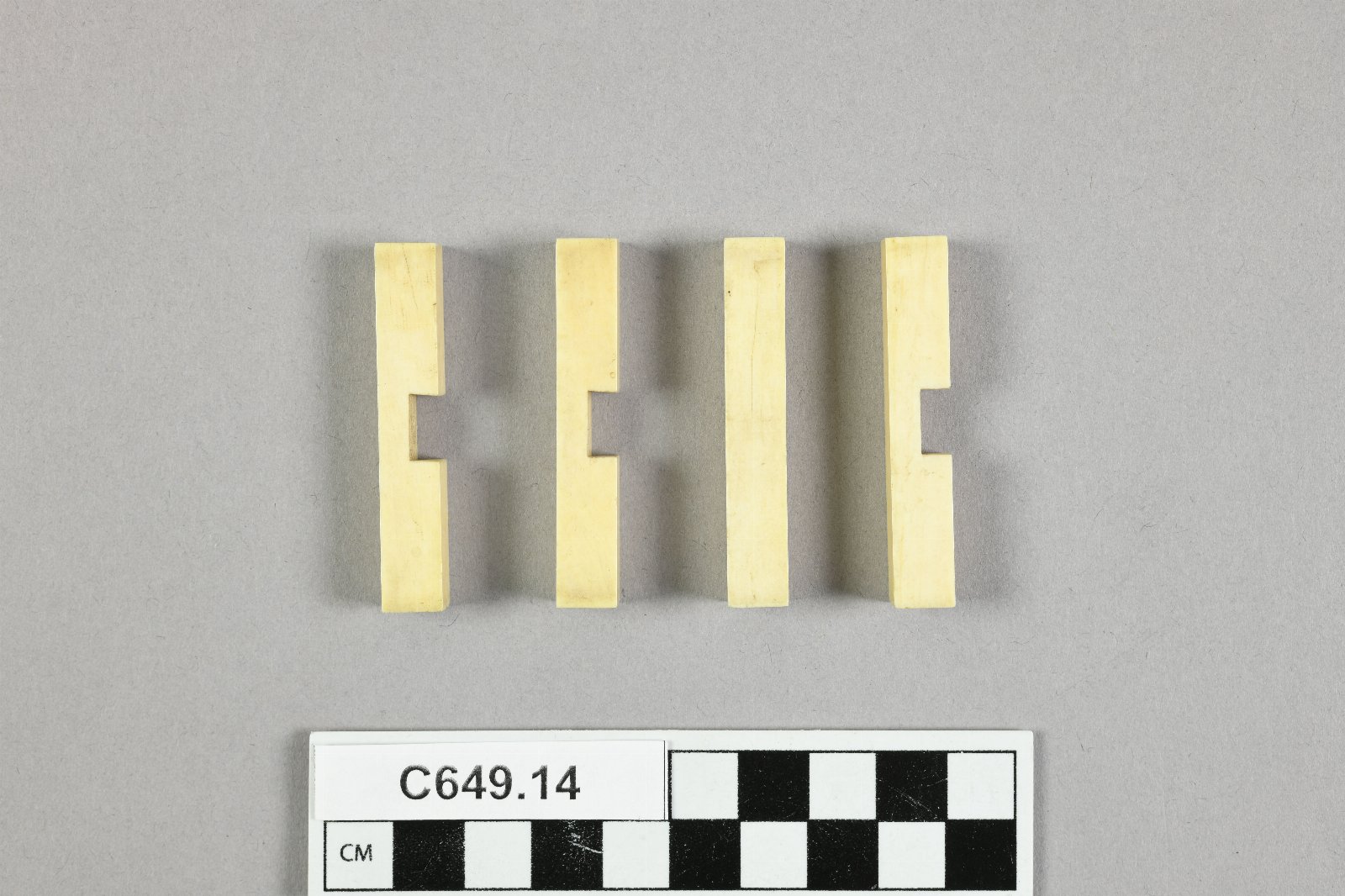 897180